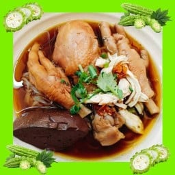 น้องโบว์ก๋วยเตี๋ยวไก่จรัญ65 (จรัญสนิทวงศ์65)