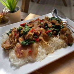 กะเพรา เบคอน