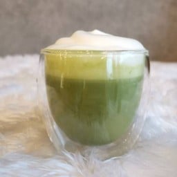 Hot-Matcha Green Tea Latte
