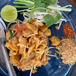 ผัดไทกุ้งสด