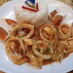 ผัดไข่เค็มราดข้าว