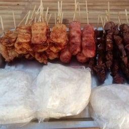 ข้าวเหนียว หมูทอด หลังบิ๊กซีกาฬสินธุ์