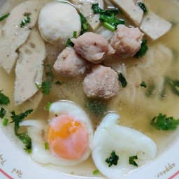 ร้านข้าวเปียกเส้นน้องวันวา พหลโยธิน 58