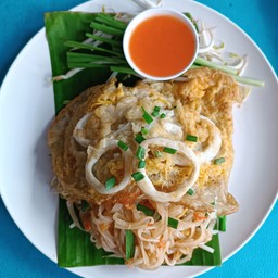 ผัดไทย+หมึกทอด