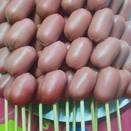 ใส่กรอกแดง ไก่