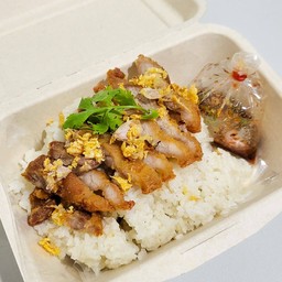 กะเพราไก่เบิ้ม พริกแกงไก่เบิ้ม