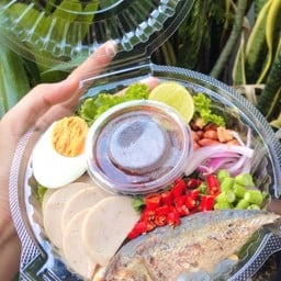 ลาบยโส (เปาบุ้นจิ้น) อาหารตามสั่ง บ้านเปา
