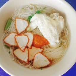 ก๋วยเตี๋ยว ปีก หมูแดง