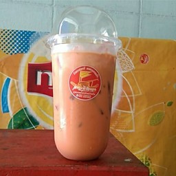 ชายนมเย็น