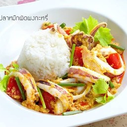 หมึกผัดผงกระหรี่ราดข้าว