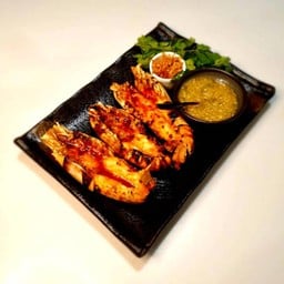 กุ้งแม่น้ำย่างซอสผัดไทย