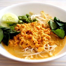 ขนมจีนคอนโดปูก้อนไฮโซ ลาดพร้าว130