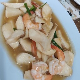 เห็ดออรินจิผัดกุ้ง