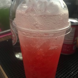 สตอเบอร์รี่โซดา