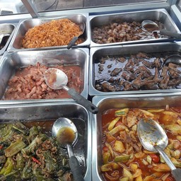 ชายสี่ บะหมี่เกี๊ยว เจ้ฉาย บางริ้น