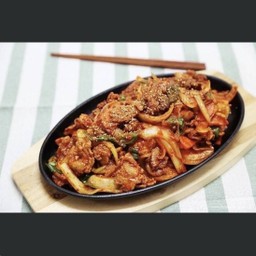 No.033 두부김치ทูบูคิมชี ( Stir fried pork with kimchi )