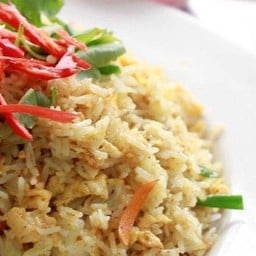 ข้าวผัดผงกะหรี่เนื้อปู S