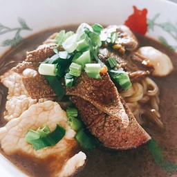 ก๋วยเตี๋ยวหมูน้ำตก