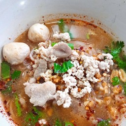 ก๋วยเตี๋ยวหมูต้มยำ