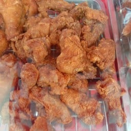 มล ไก่ทอดหาญใหญ่ สาขา2 อยู่หน้าเซเว่นบ้านกล้วยขอหอ