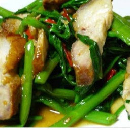 ผักบุ้งหมูกรอบ-เป็นกับข้าว