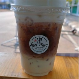 ลานกาแฟท้ายรถ