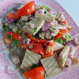 ยำวุ้นเส้นหมูสับหมูยอ