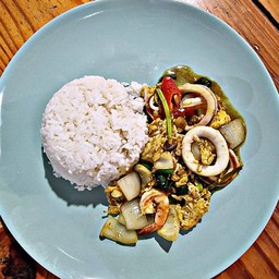 ข้าวทะเลผัดผงกระหรี่