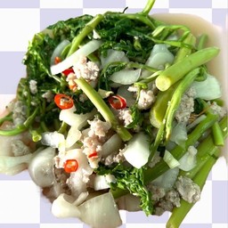 ยำผักกระเฉด