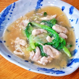ราดหน้าหมู (เส้นใหญ่)