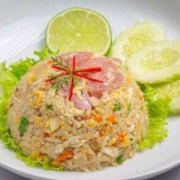 ข้าวผัดหมูเนื้อแดง