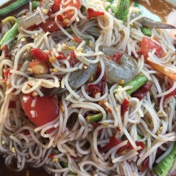 ส้มตำ มาจูน - กัน