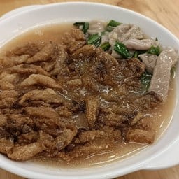 ราดหน้าเส้นทอง