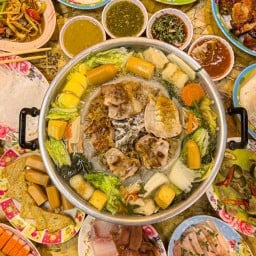 จุ่มแซ่บ กำแพงเพชร แยกเกาะแขก