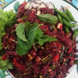 ลาบเลือดเนื้อ