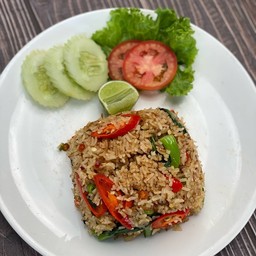 ข้าวผัดน้ำพริกกุ้งเสียบ