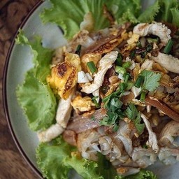 เส้นใหญ่คั่วทะเล