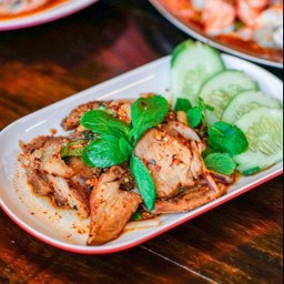 หมูน้ำตก
