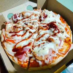 พิซซ่า ไส้กรอก แฮม