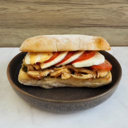 J1 Chicken & Pesto Sandwich แซนวิชไก่เพสโต้