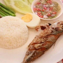 ชุดข้าวปลาทูทอด