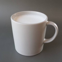 นมสดอุ่นร้อน Steamed milk 