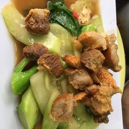 คะน้าหมูกรอบ