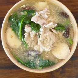 ก๋วยเตี๋ยว เส้นบุก ราดหน้าไก่