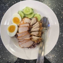 ร้านข้าวหมูกรอบคณะสังคม