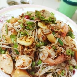 ยำยั่วแซ่บ