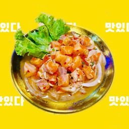 ยำแซลมอนไข่กุ้ง