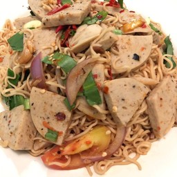 Spicy Instant Noodle Salad With Vietnamese Sausage