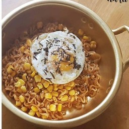 มาม่าเผ็ดแห้ง