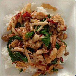 ข้าวกะเพราเนื้อปู